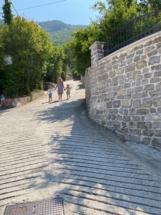 Apartman Irena Tivat Eksteriør bilde